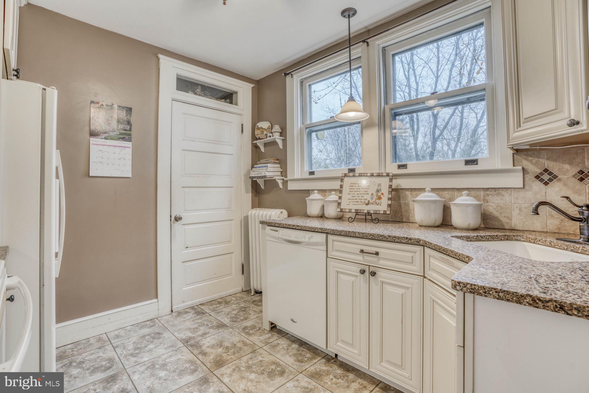 35 Spencer Avenue Lancaster, PA 17603 - Photo 11 of 29