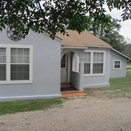 $95,000 | 102 Lee Street, Ingram, TX 78025