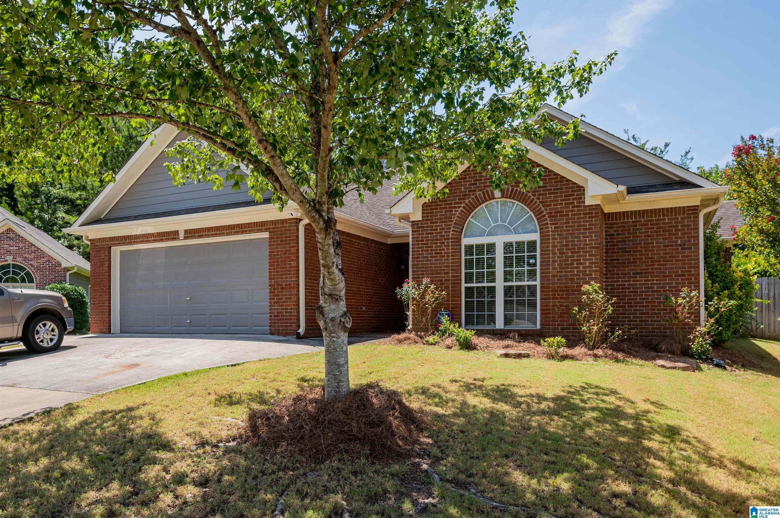 304 Cove Circle Pelham, AL 35124 - Photo 2 of 46