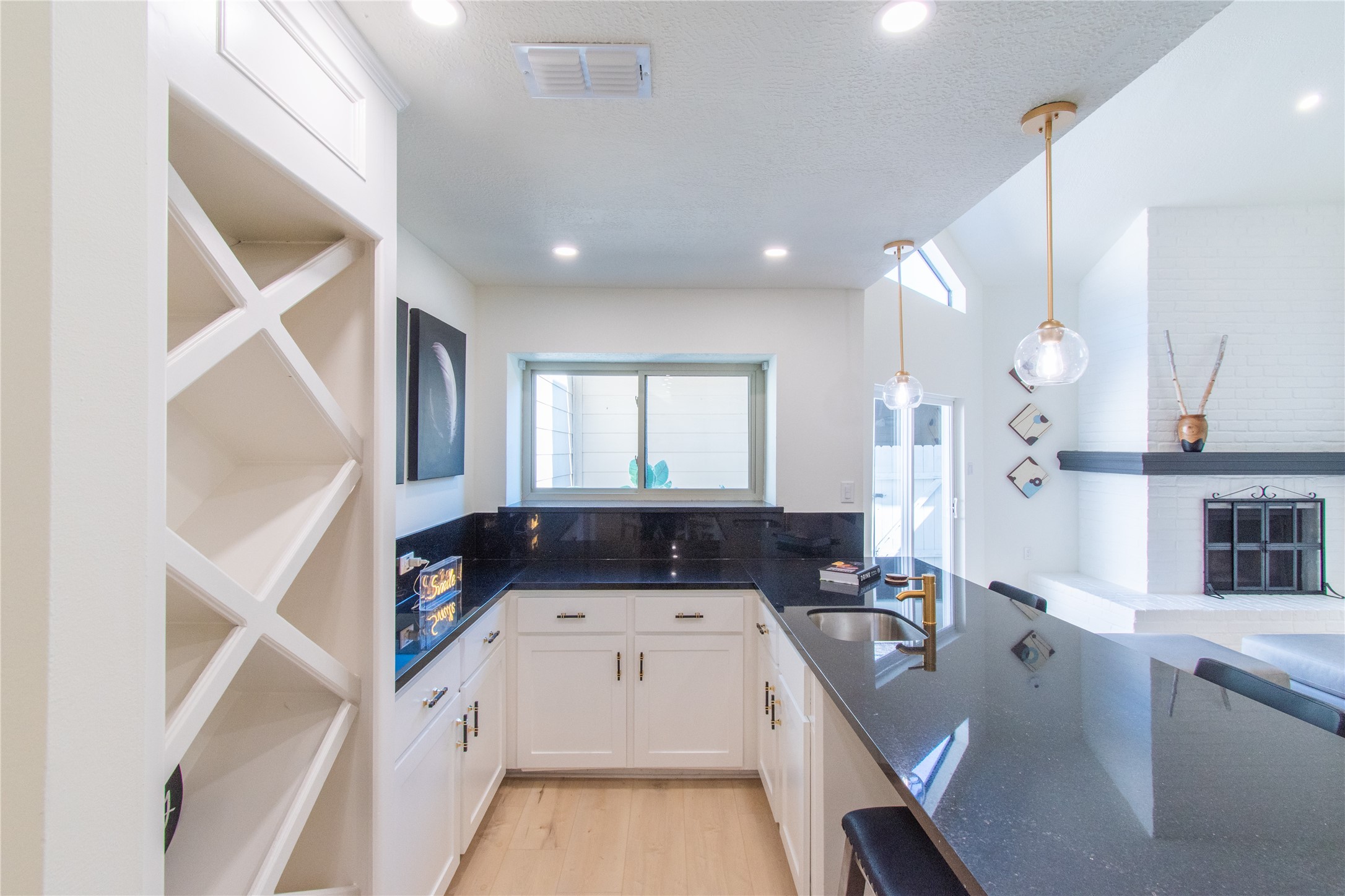 727 Bunker Hill Road, Unit 43 Houston, TX 77024 - Photo 13 of 36 a very nice looking room with a large window