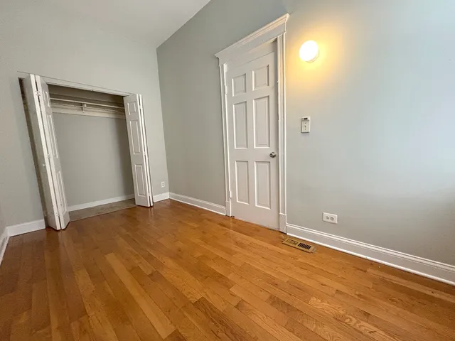 $1,300 | 915 West 32nd Street, Unit 1R, Chicago, IL 60608