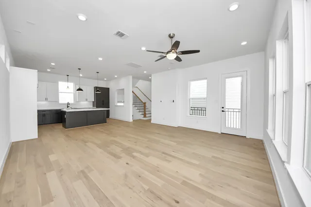 $375,000 | 723 Marcella Street, Unit B, Houston, TX 77091