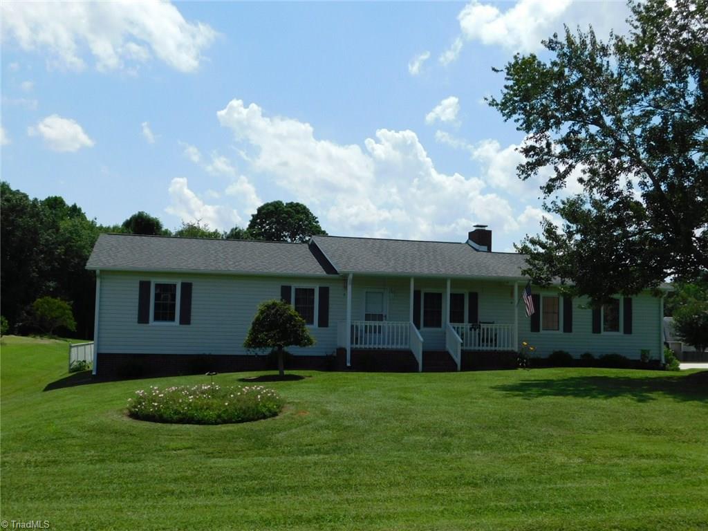 405 Heitman Road Thomasville, NC 27360 - Photo 1 of 25 405 HEITMAN RD. THOMASVILLE NC 27360