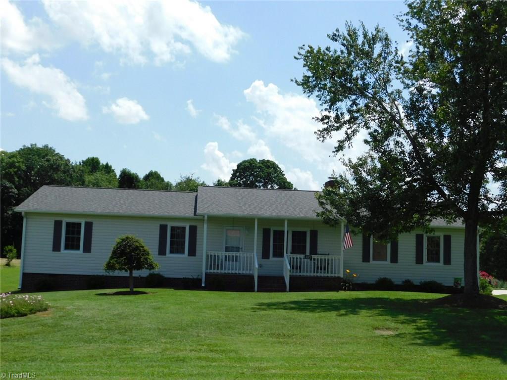 405 Heitman Road Thomasville, NC 27360 - Photo 2 of 25 405 HEITMAN RD. THOMASVILLE NC 27360