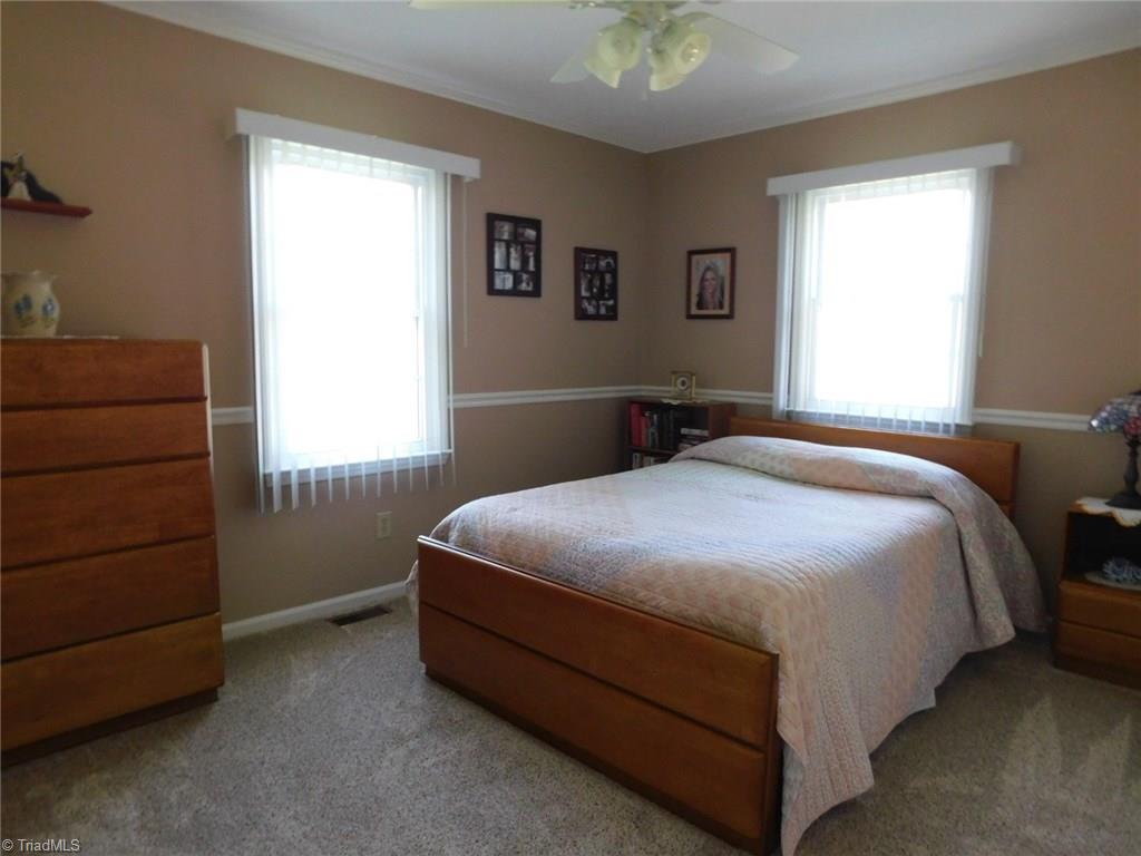 405 Heitman Road Thomasville, NC 27360 - Photo 12 of 25 2nd BEDROOM