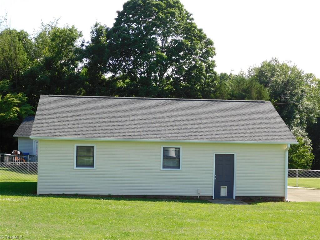 405 Heitman Road Thomasville, NC 27360 - Photo 17 of 25 DETACHED GARAGE