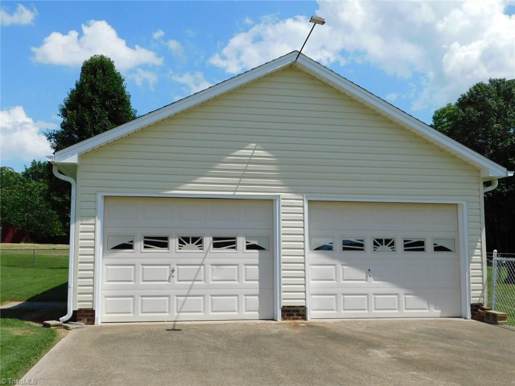 405 Heitman Road Thomasville, NC 27360 - Photo 18 of 25 DETACHED GARAGE 2