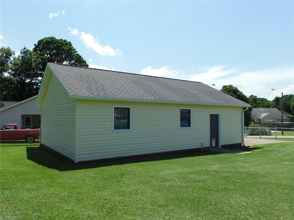 405 Heitman Road Thomasville, NC 27360 - Photo 19 of 25 DETACHED GARAGE 2