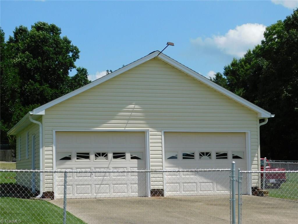 405 Heitman Road Thomasville, NC 27360 - Photo 20 of 25 DETACHED GARAGE