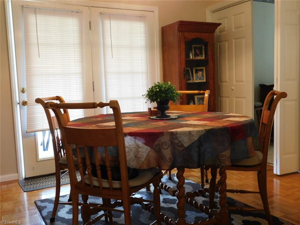 405 Heitman Road Thomasville, NC 27360 - Photo 8 of 25 BREAKFAST