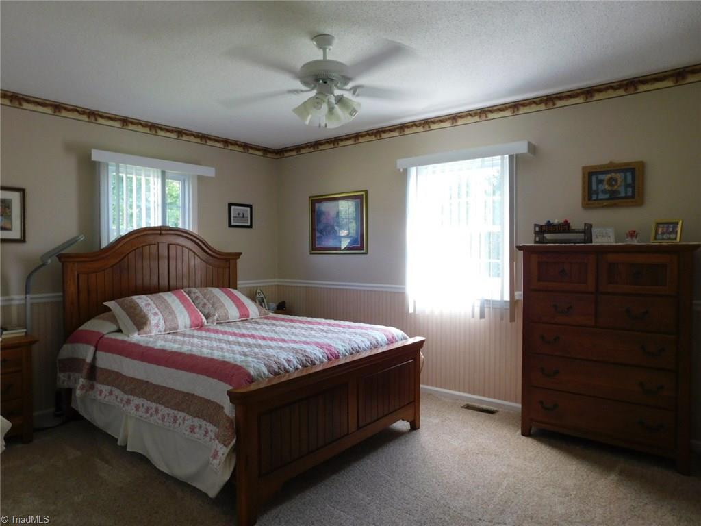 405 Heitman Road Thomasville, NC 27360 - Photo 10 of 25 MASTER BEDROOM