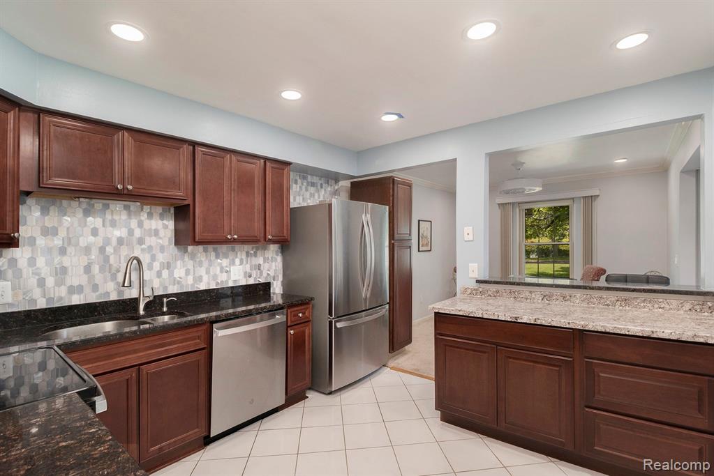 29652 Middlebelt Road, Unit 36 Farmington, MI 48334 - Photo 14 of 20