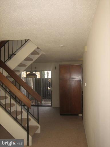 12134 Captiva Court Reston, VA 20191 - Photo 14 of 21 Hallway