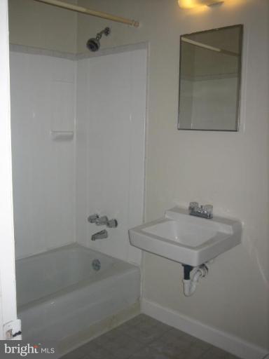 12134 Captiva Court Reston, VA 20191 - Photo 3 of 21 Bath #1