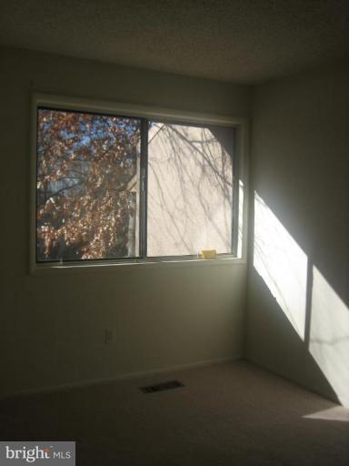 12134 Captiva Court Reston, VA 20191 - Photo 6 of 21 Bedroom #3