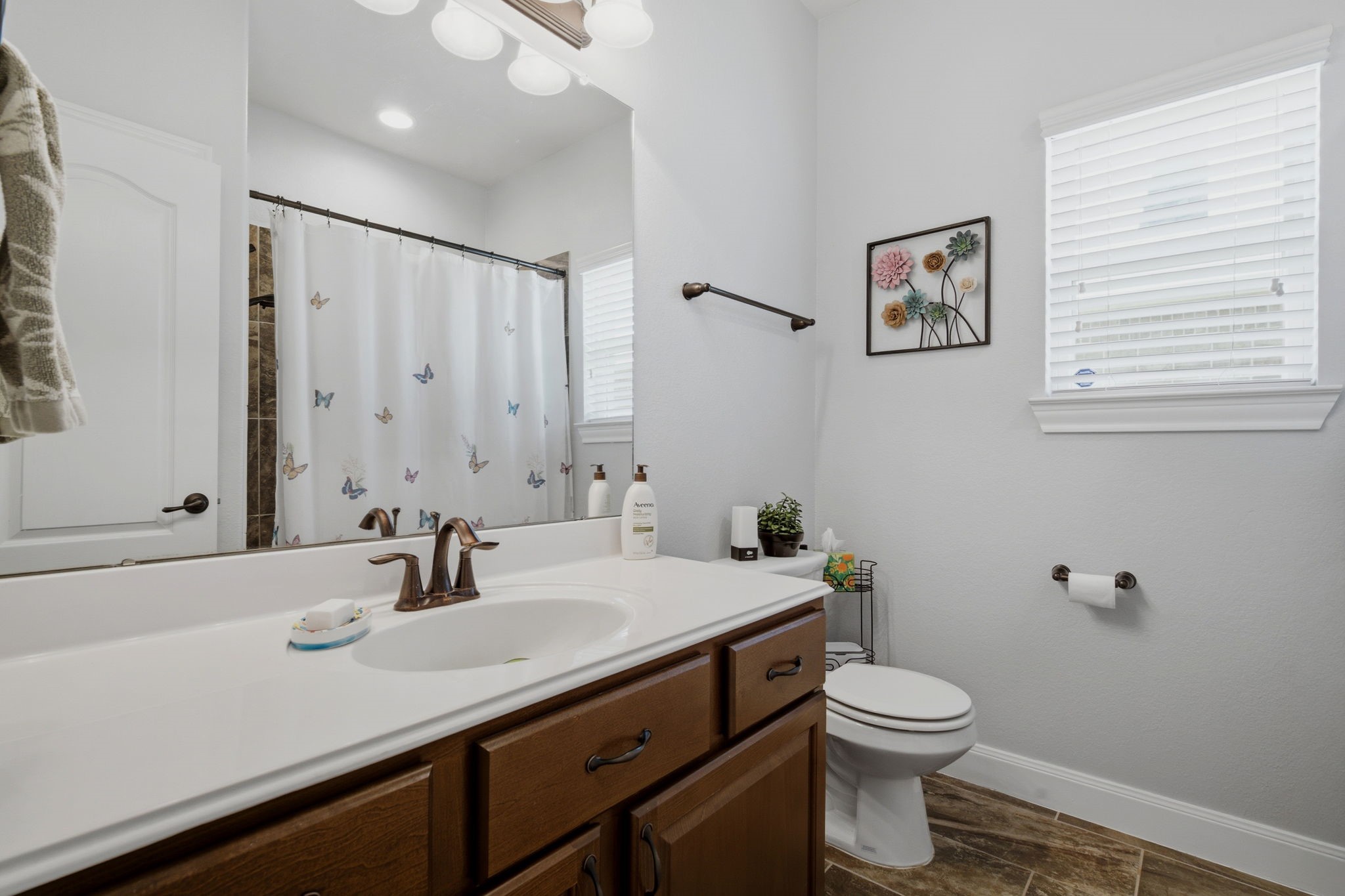 3298 Explorer Way Conroe, TX 77301 - Photo 33 of 43 3RD BATHROOM