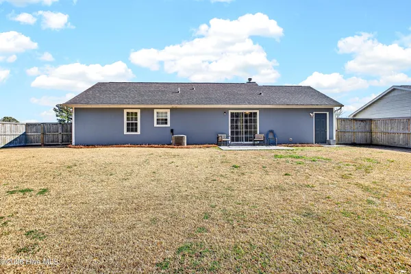 $258,000 | 127 Glenwood Drive, Hubert, NC 28539