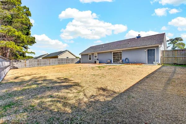 $258,000 | 127 Glenwood Drive, Hubert, NC 28539