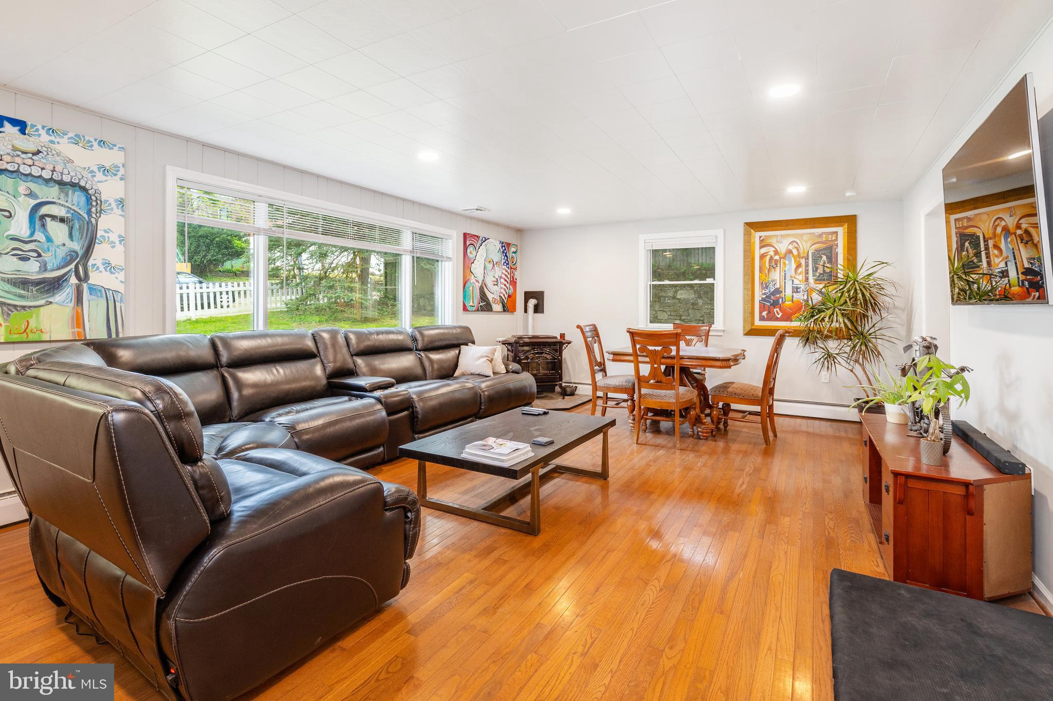 6910 Cliff Road Philadelphia, PA 19128 - Photo 2 of 23