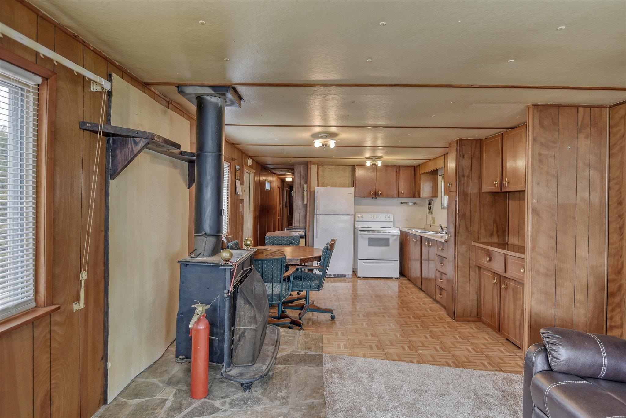 40501 Lakeside Road Loon Lake, WA 99148 - Photo 8 of 33 Gallery Image 8