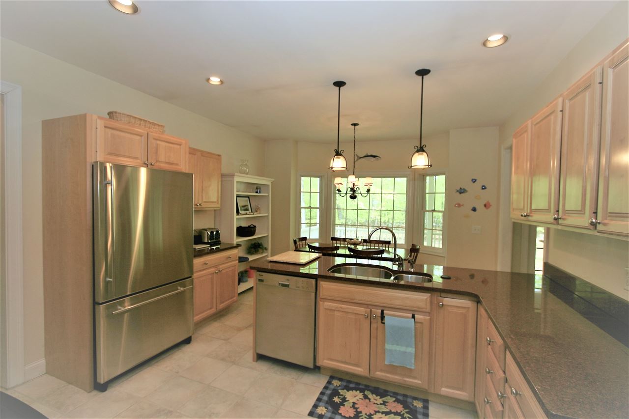 126 Spruce Road Wolfeboro, NH 03894 - Photo 4 of 22 Gallery Image 4
