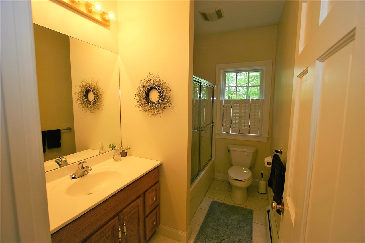 126 Spruce Road Wolfeboro, NH 03894 - Photo 10 of 22 Gallery Image 10