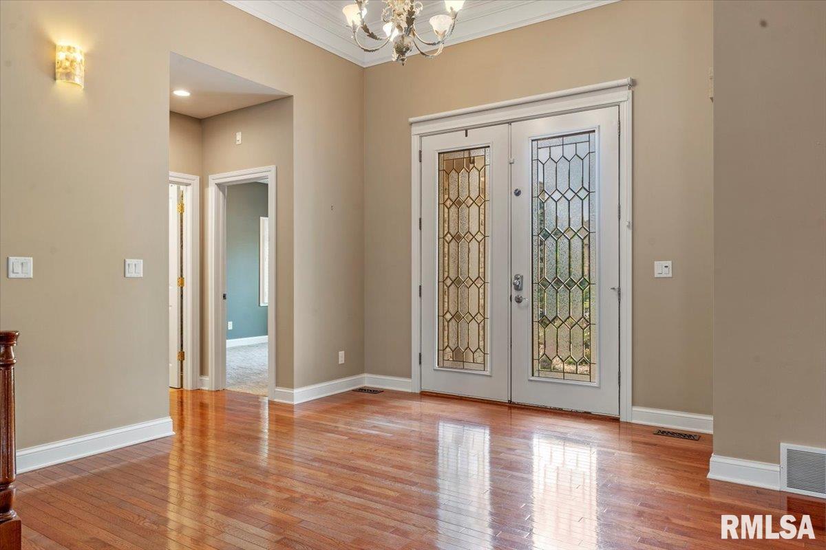 4600 Foxhall Lane Springfield, IL 62711 - Photo 3 of 35