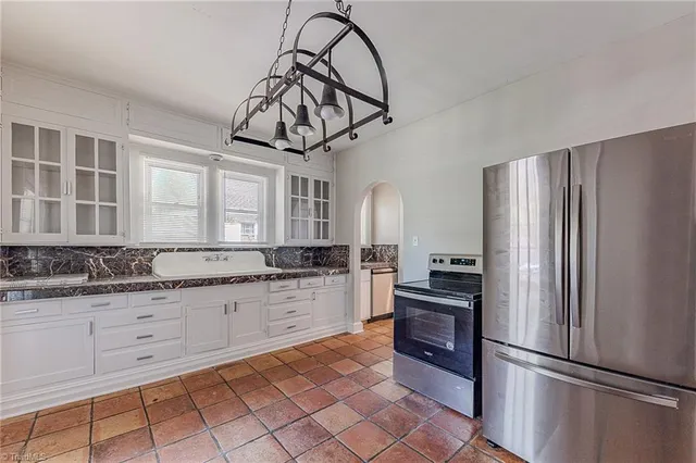 $327,000 | 122 Rosedale Circle, Winston-Salem, NC 27106