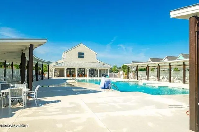 $829,900 | 435 Goldeneye Court, Beaufort, NC 28516