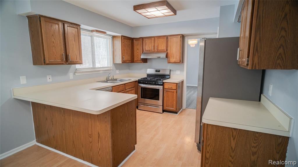 45930 Cider Mill Road Novi, MI 48374 - Photo 11 of 41