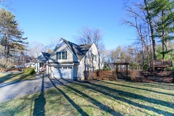 2 Rolling Ridge Road Andover, MA 01810 - Photo 4 of 36 Gallery Image 4