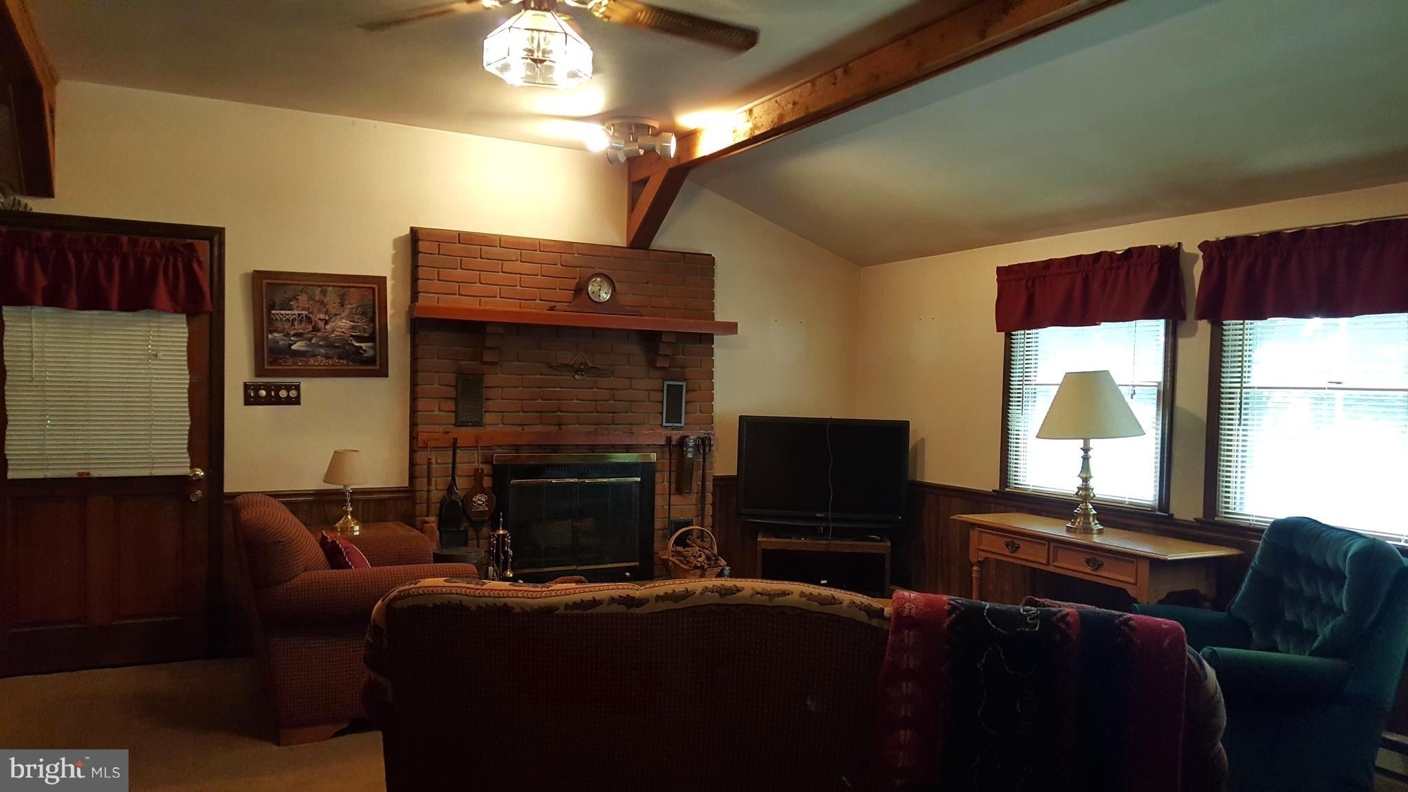 39 Brook View Road Front Royal, VA 22630 - Photo 5 of 19 Family Room