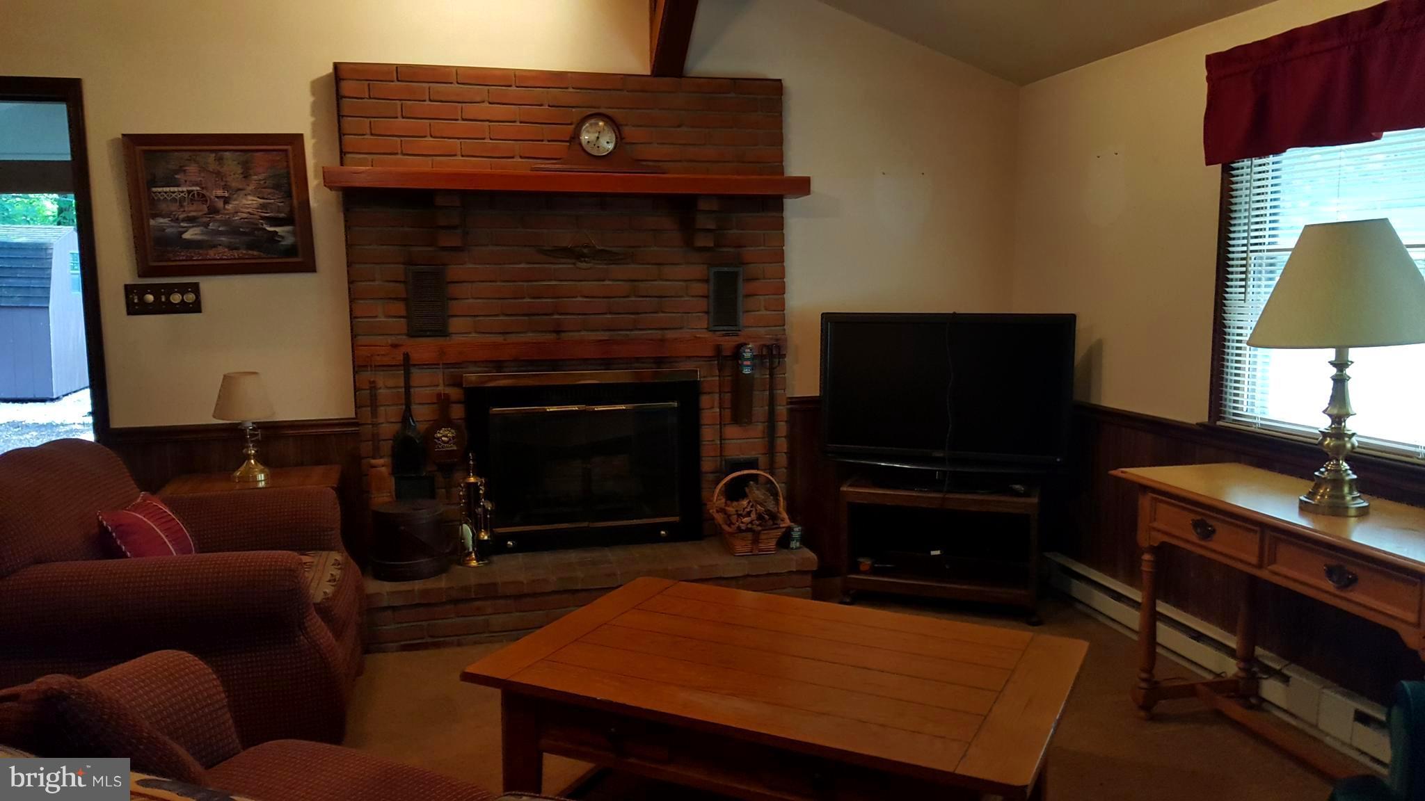 39 Brook View Road Front Royal, VA 22630 - Photo 7 of 19 Family Room