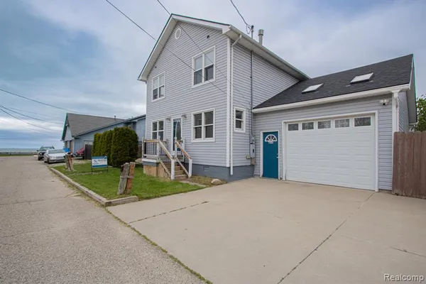 $389,000 | 7886 Inglewood Drive, Algonac, MI 48001