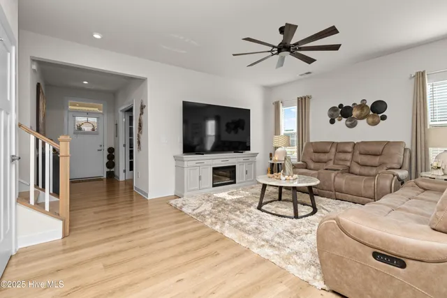 $680,000 | 210 Garland Street, Moyock, NC 27958