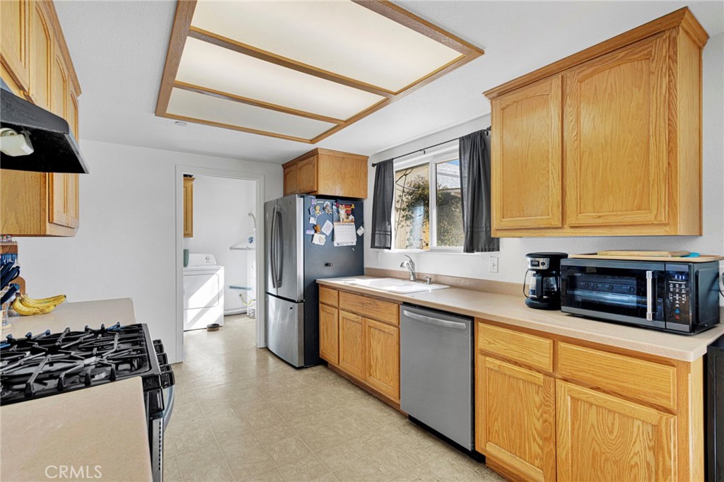 32361 Spinel Road Lucerne Valley, CA 92356 - Photo 13 of 45