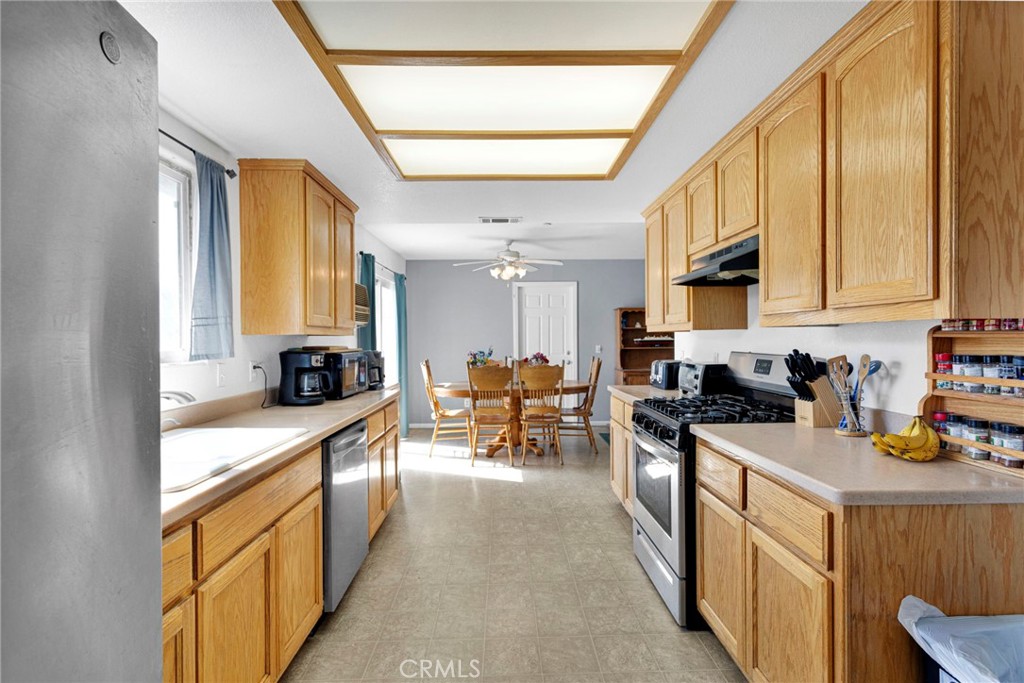 32361 Spinel Road Lucerne Valley, CA 92356 - Photo 14 of 45