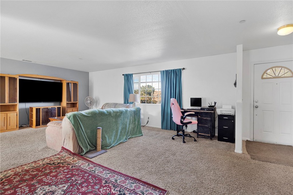 32361 Spinel Road Lucerne Valley, CA 92356 - Photo 3 of 45