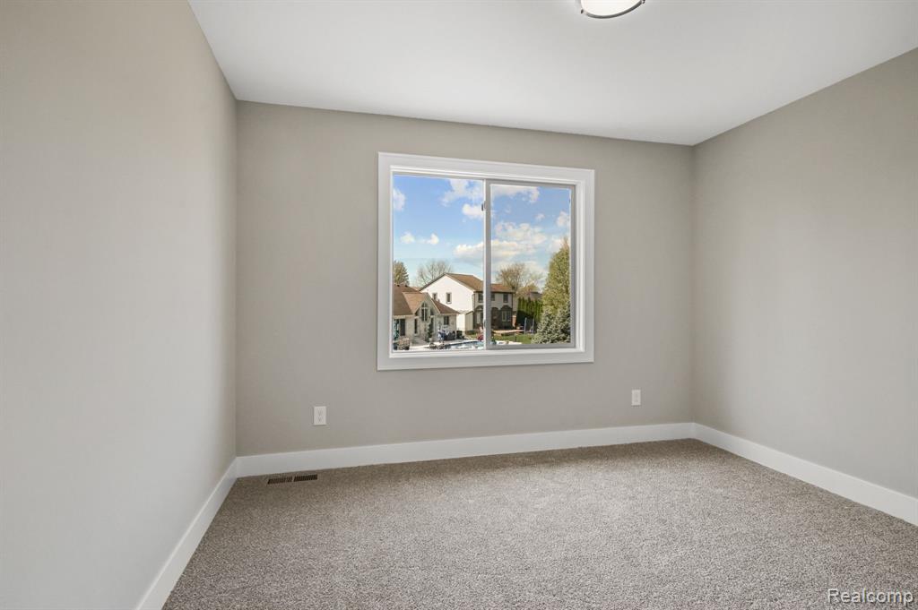 52163 Maple Court Chesterfield, MI 48047 - Photo 22 of 41