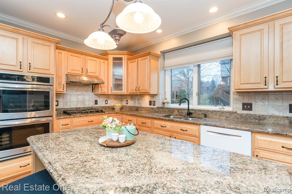 1346 Ross Lane Rochester, MI 48306 - Photo 21 of 58