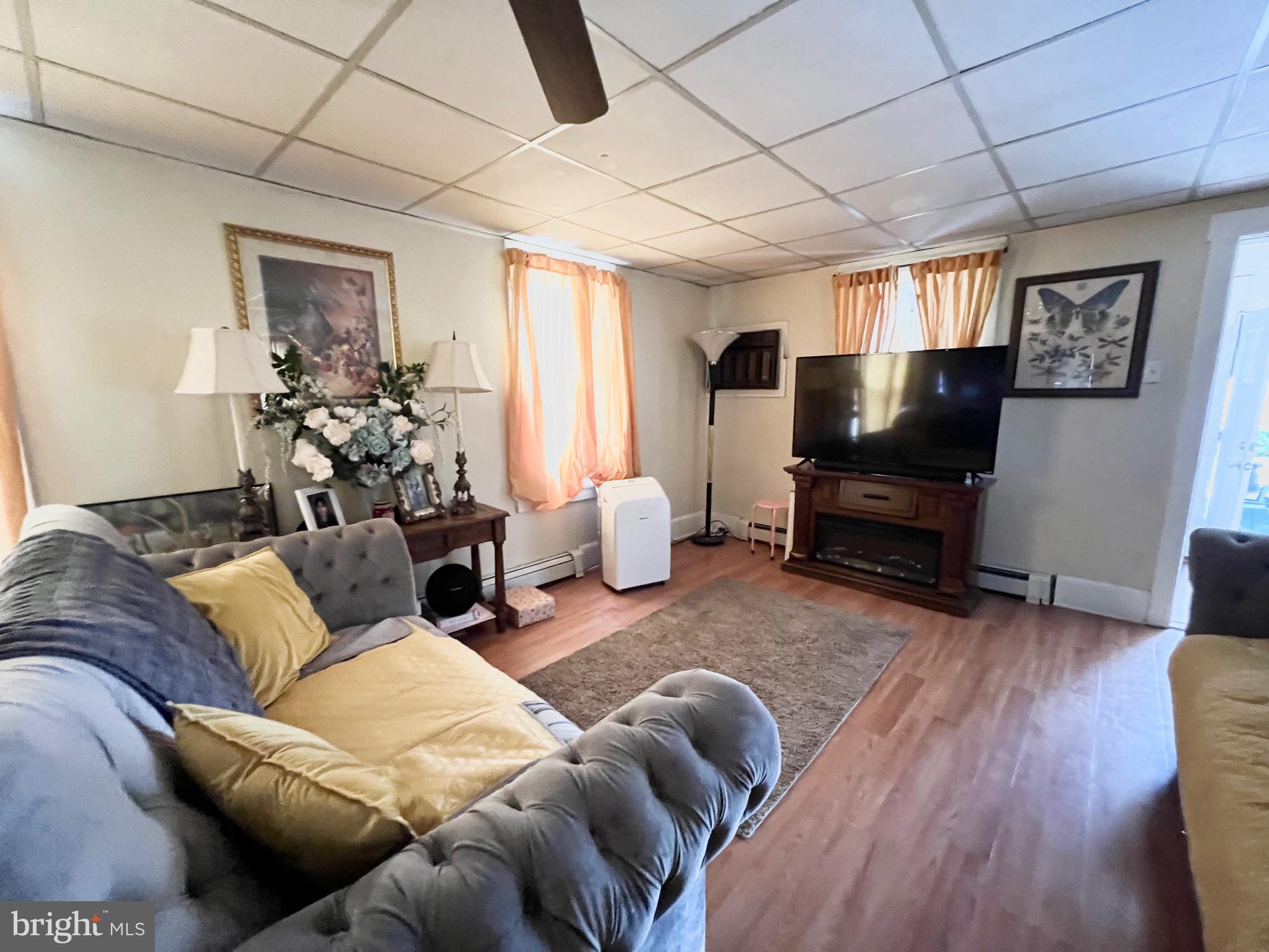 86 Reed Avenue Hamilton, NJ 08610 - Photo 4 of 32 Gallery Image 4