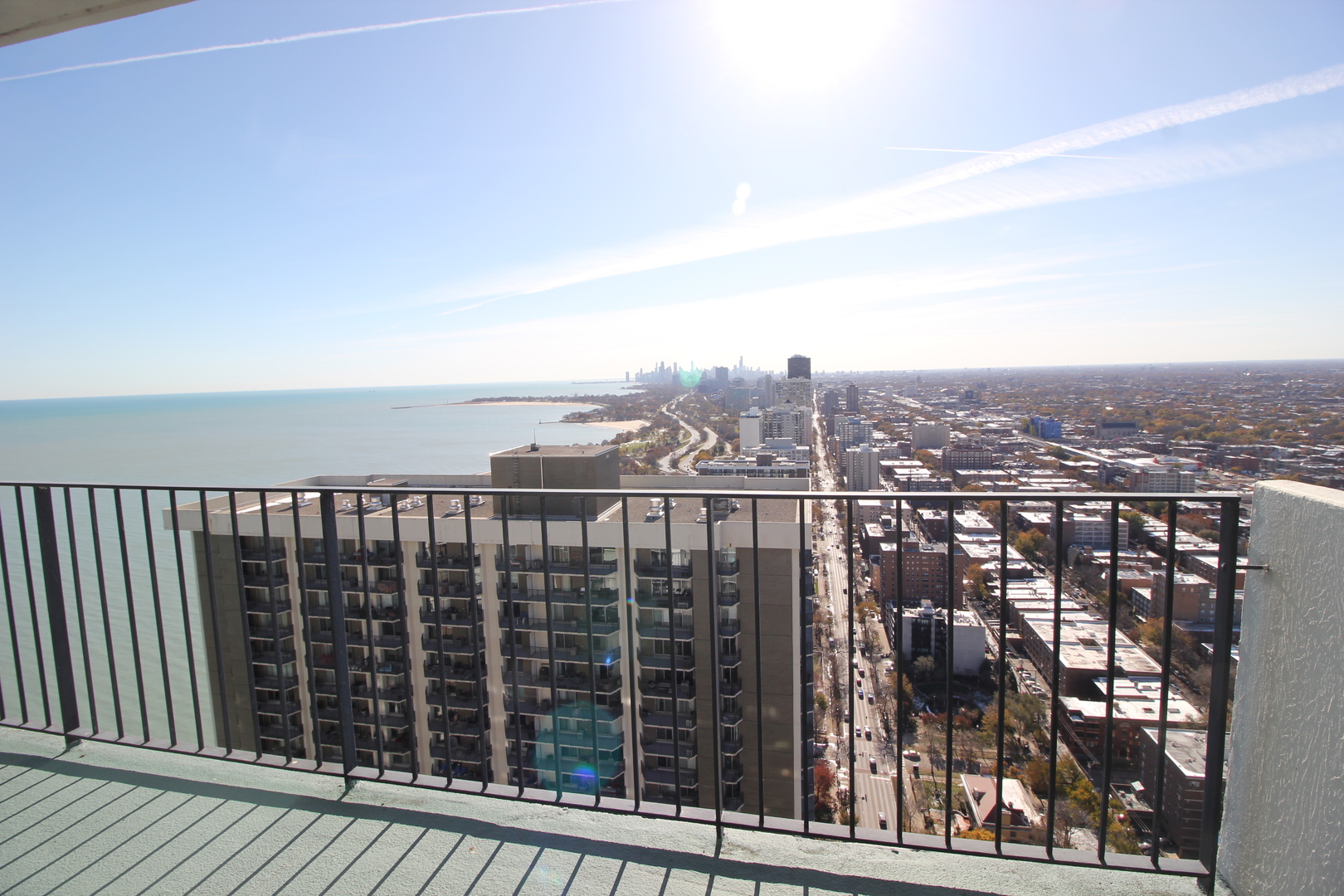 6033 North Sheridan Road, Unit 45L Chicago, IL 60660 - Photo 3 of 15 a view of a balcony