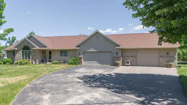 $424,900 | W972 James, Brodhead, WI 53520