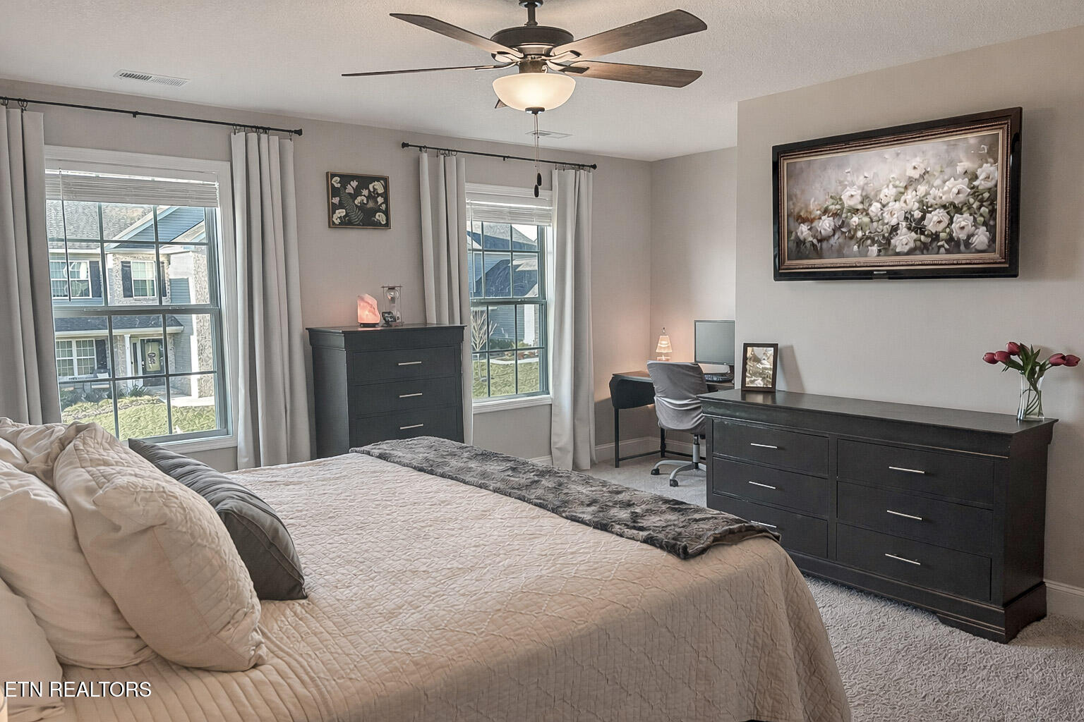 8146 Zenith Lane Powell, TN 37849 - Photo 16 of 36 16_Master Bedroom 2