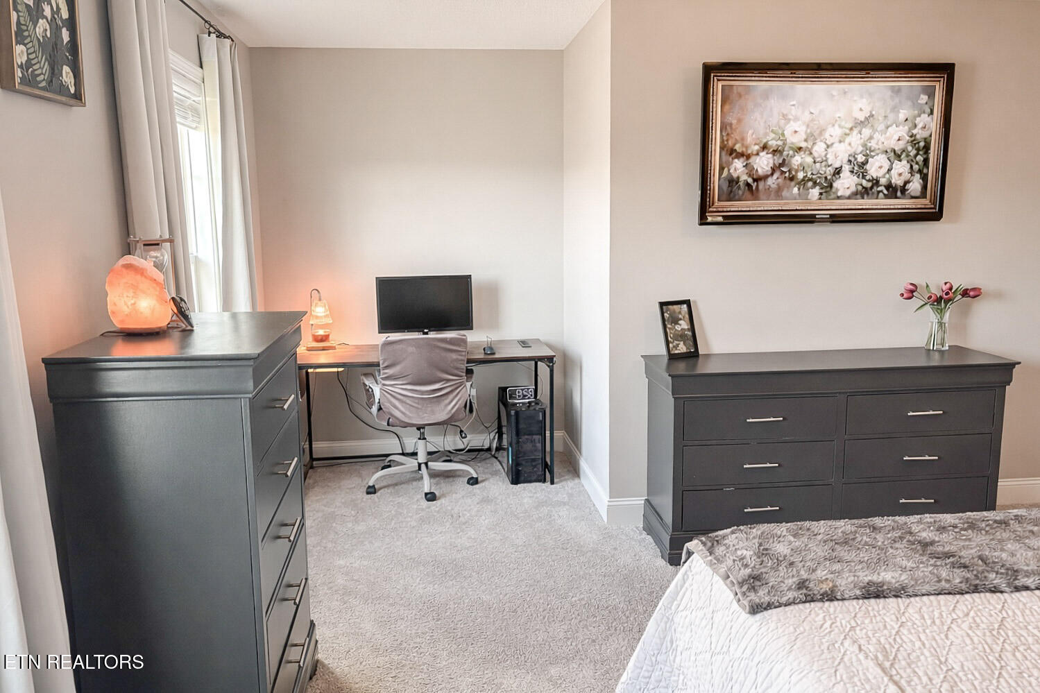 8146 Zenith Lane Powell, TN 37849 - Photo 17 of 36 17_Master Bedroom 3