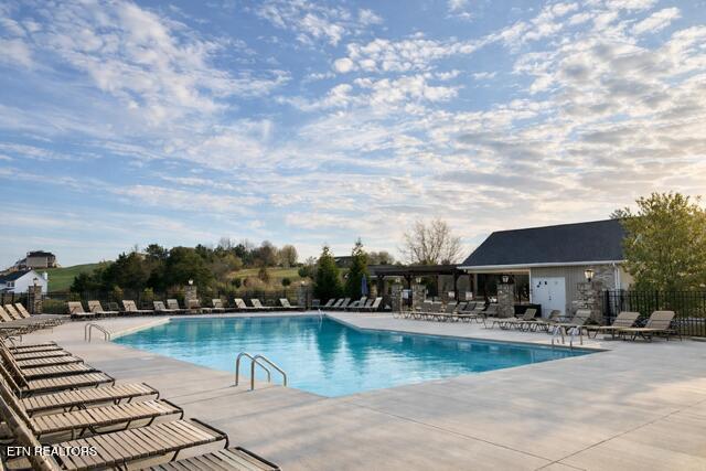8146 Zenith Lane Powell, TN 37849 - Photo 34 of 36 34_Pool Area 1