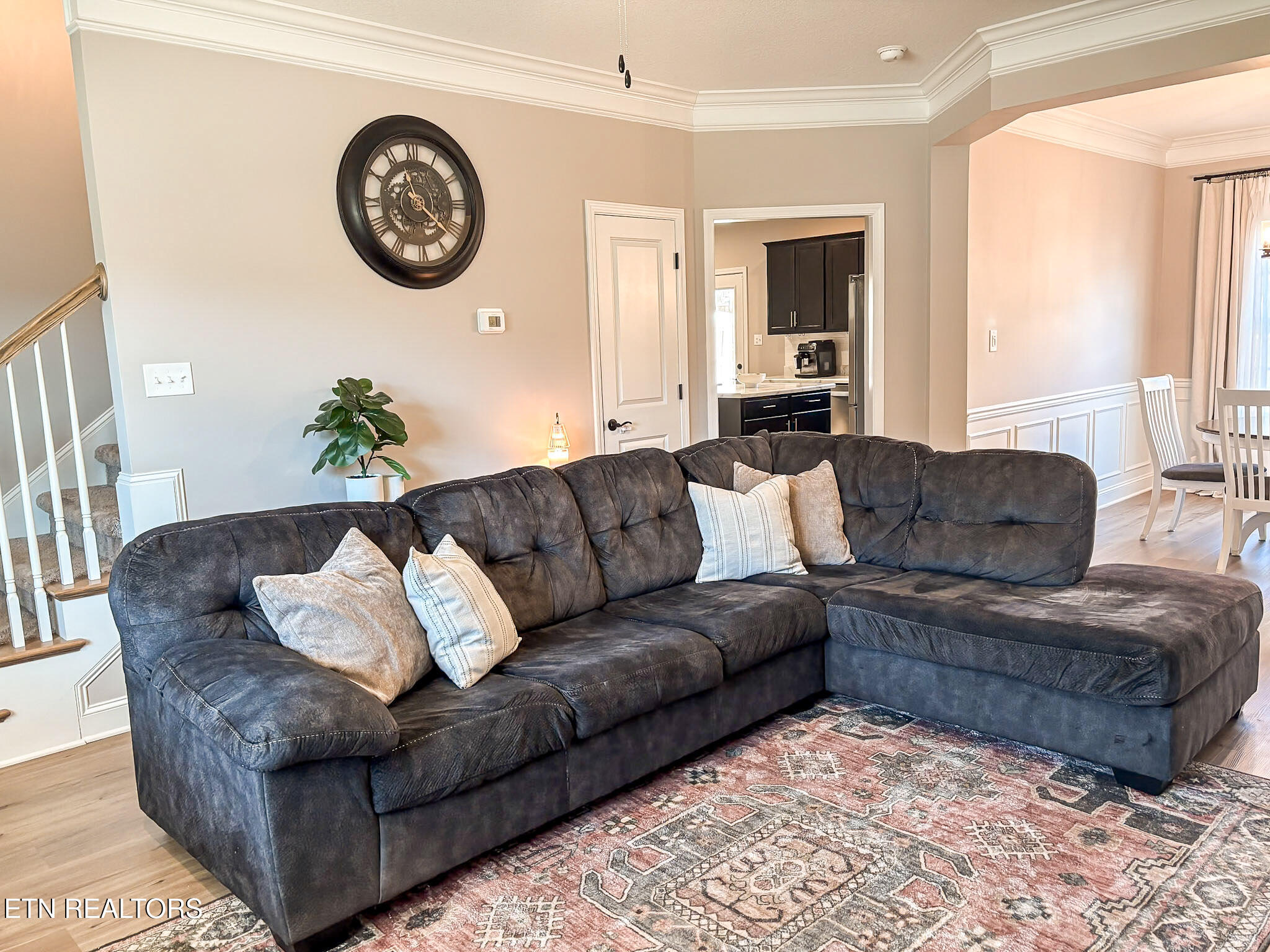 8146 Zenith Lane Powell, TN 37849 - Photo 5 of 36 5_Living Room 2