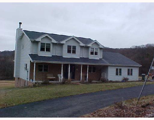 829 Clearview Road Aliquippa, PA 15001 - Photo 1 of 8 Exterior Front.
