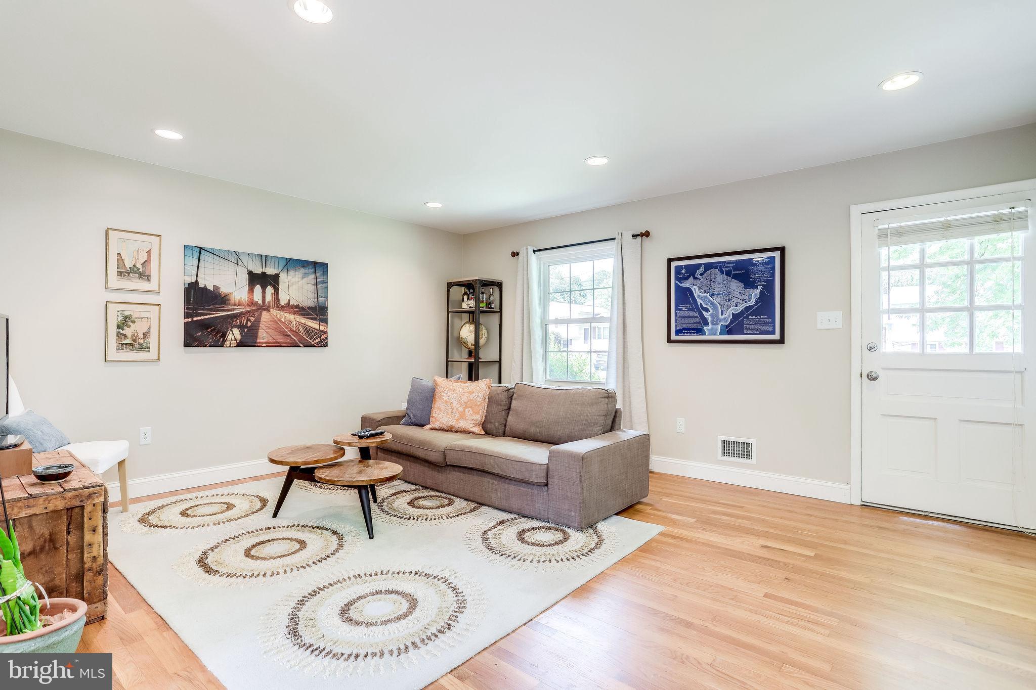 6518 Haystack Road Alexandria, VA 22310 - Photo 6 of 39 Tons of natural light plus recessed lighting