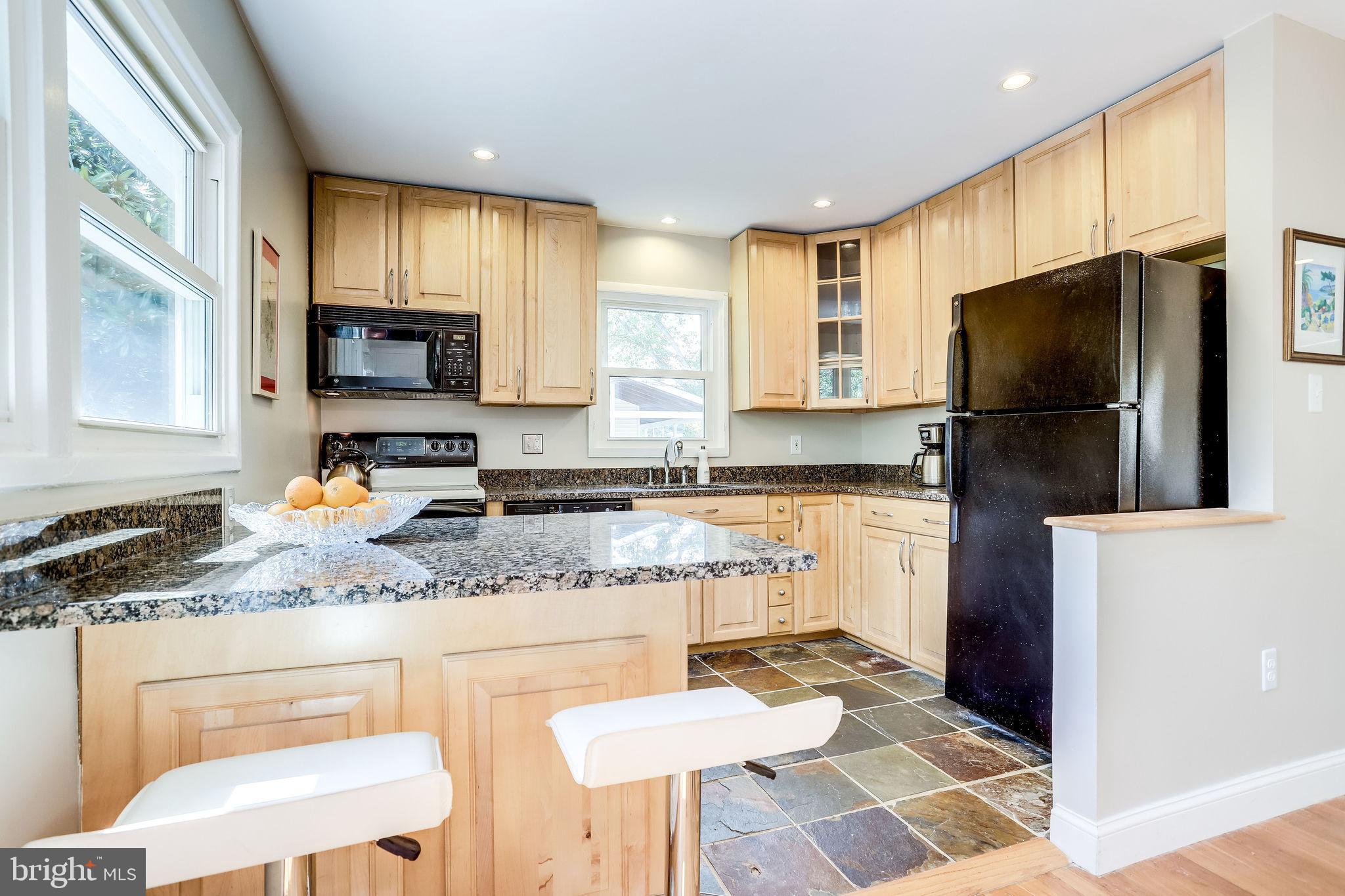 6518 Haystack Road Alexandria, VA 22310 - Photo 10 of 39 Update Kitchen w/granite counters + eat-at island